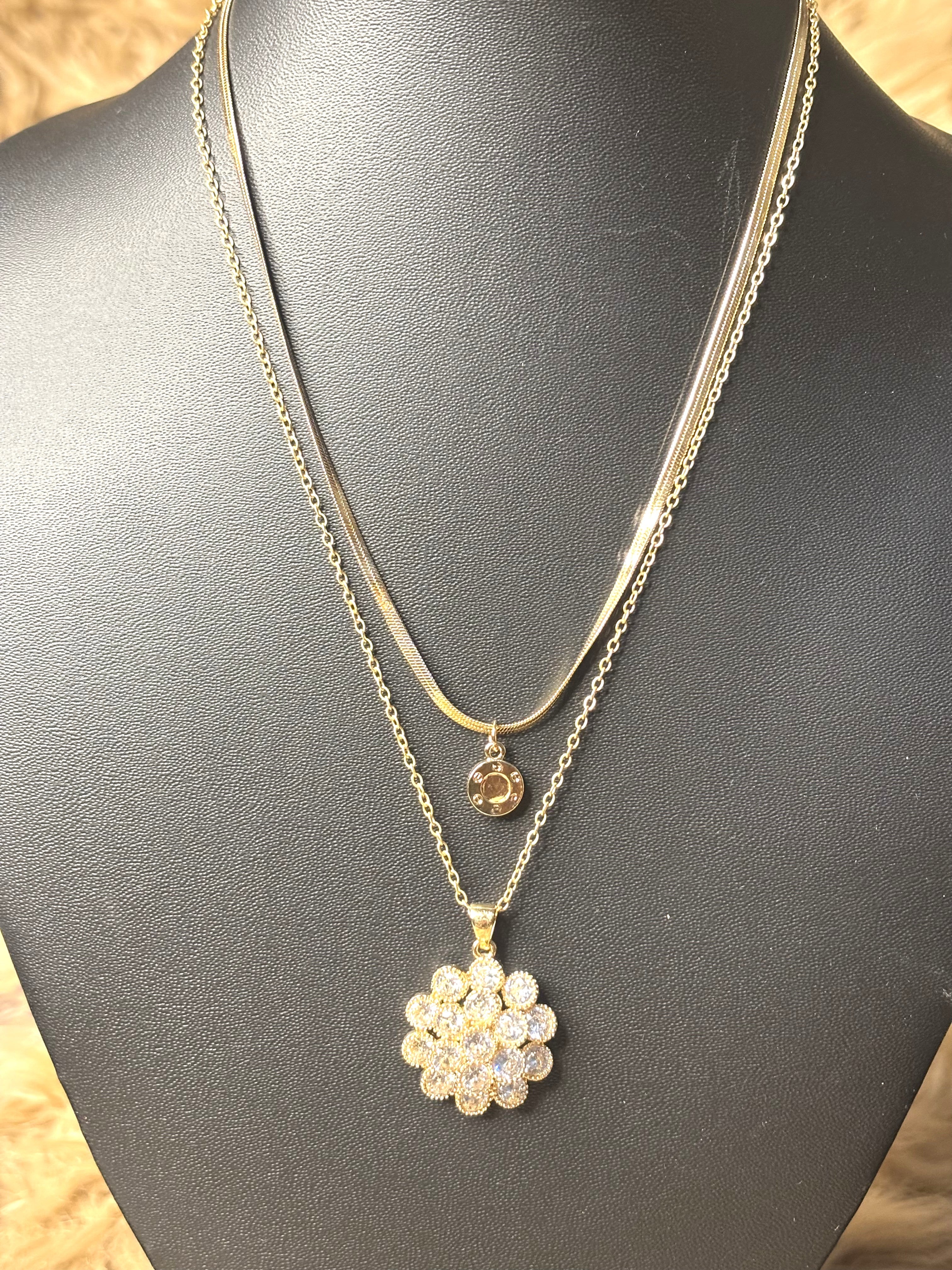 LA FILLE D'OR Layered Gold-Plated Necklace Set, Crystal Pendant, 22cm Chain Length, 4 cm Pendant