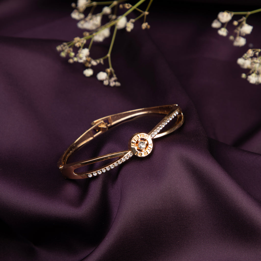 LA FILLE D'OR  Golden Colour Bracelet with Crystals, Adjustable. (GOLD, One Size)