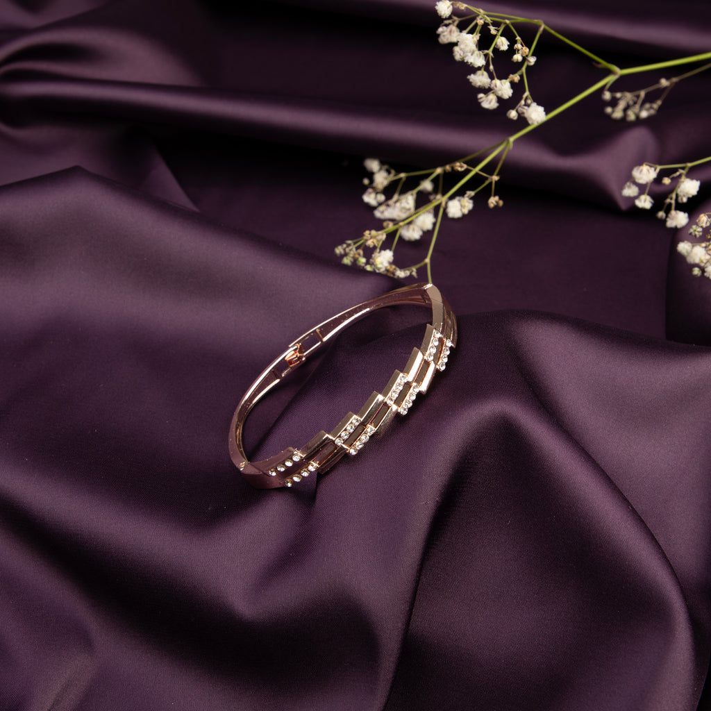 LA FILLE D'OR Crystal Rhinestone Bangle Bracelet,  Golden Colour, Elegant Design (GOLD, One Size)