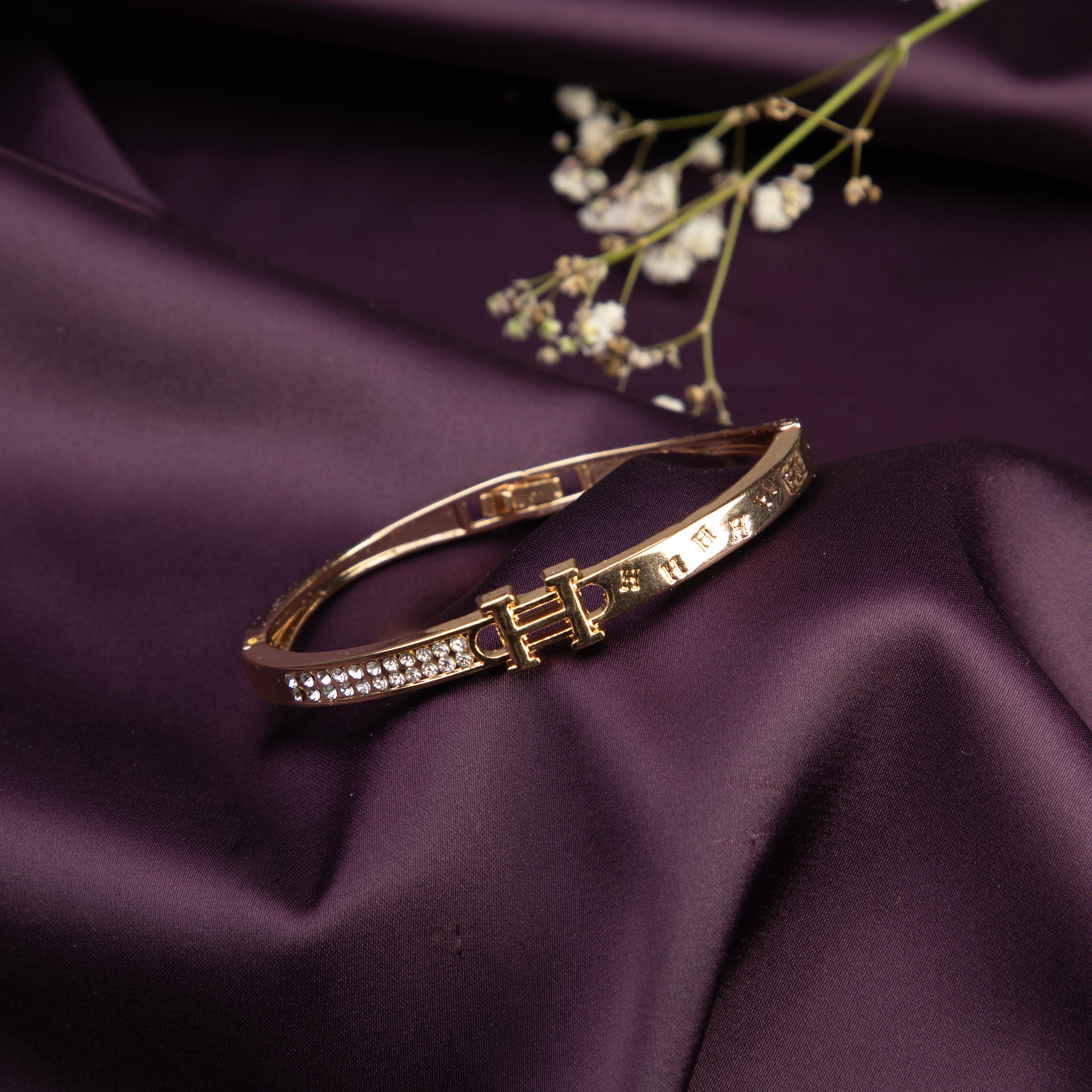 LA FILLE D'OR Elegant Crystal Rhinestone Bangle Bracelet, Rose Gold toned, Double Bow Design (ROSE GOLD, One Size)