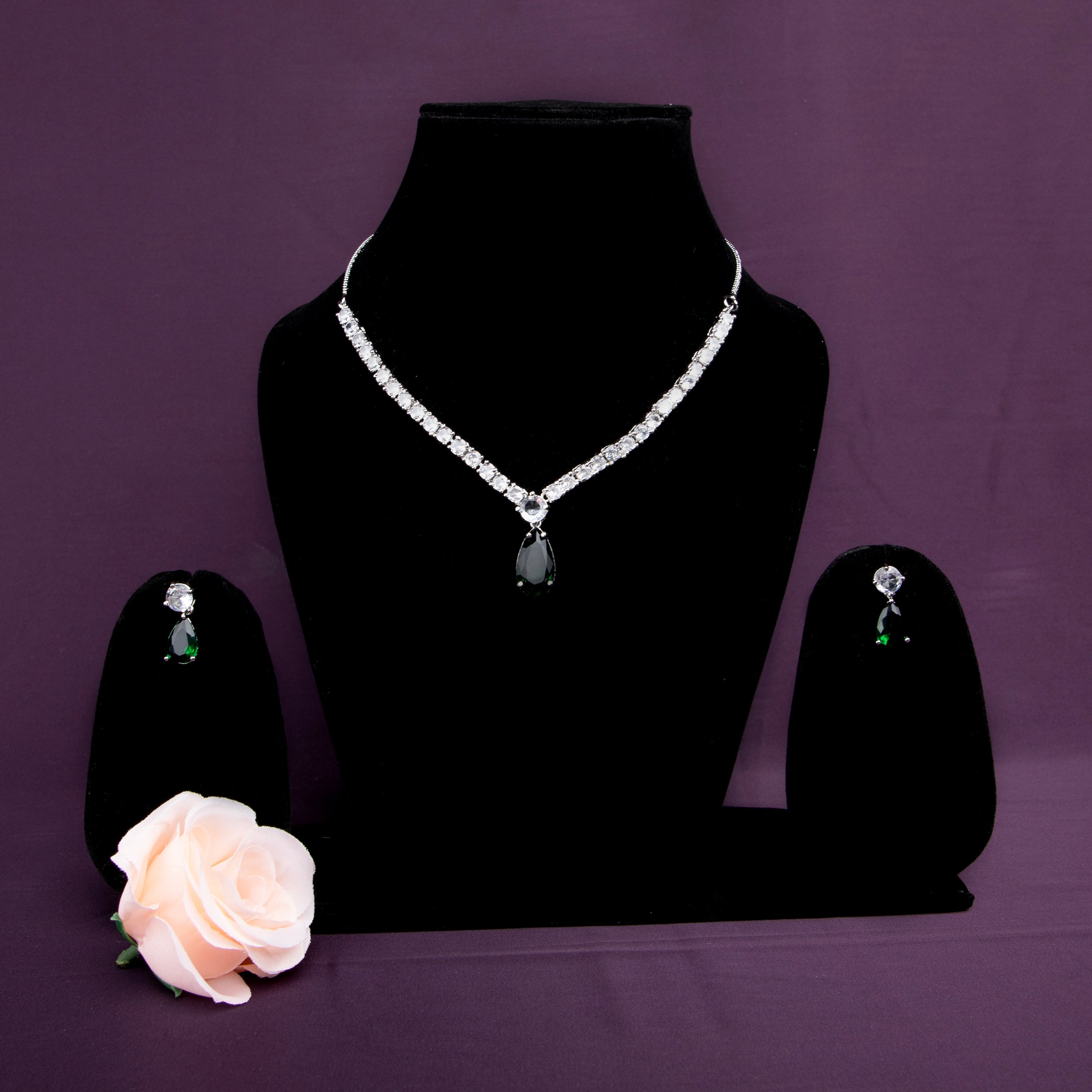 LA FILLE D'OR Emerald Green Teardrop Necklace Set with Cubic Zirconia (EMERALD GREEN, ONE SIZE)