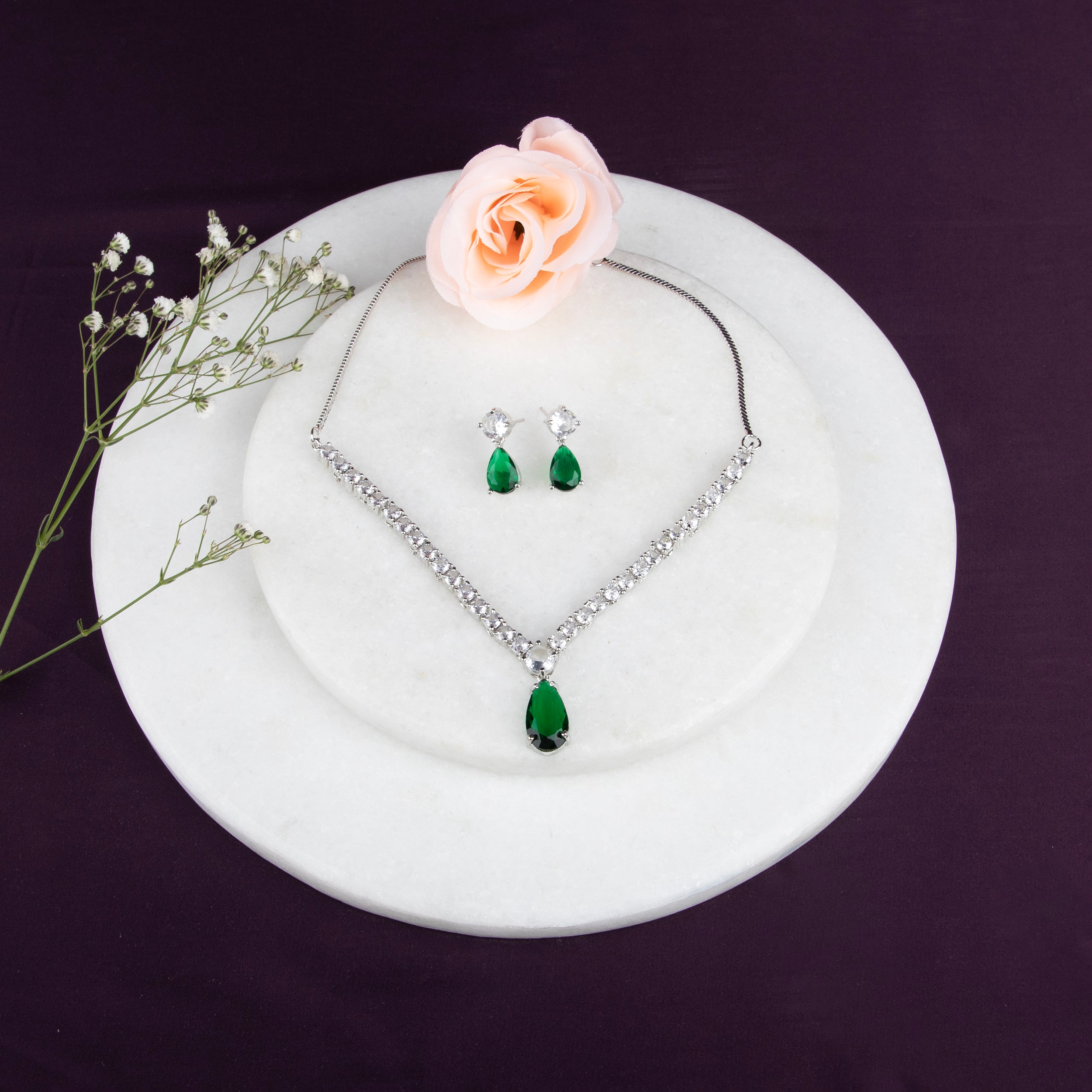 LA FILLE D'OR Emerald Green Teardrop Necklace Set with Cubic Zirconia (EMERALD GREEN, ONE SIZE)
