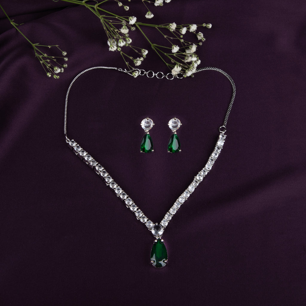 LA FILLE D'OR Emerald Green Teardrop Necklace Set with Cubic Zirconia (EMERALD GREEN, ONE SIZE)