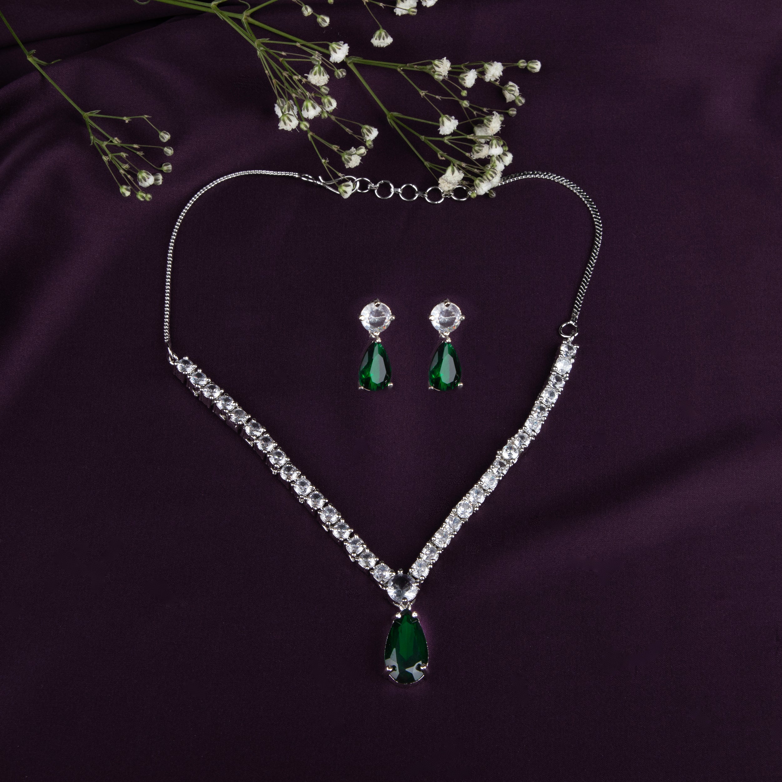 LA FILLE D'OR Emerald Green Teardrop Necklace Set with Cubic Zirconia (EMERALD GREEN, ONE SIZE)