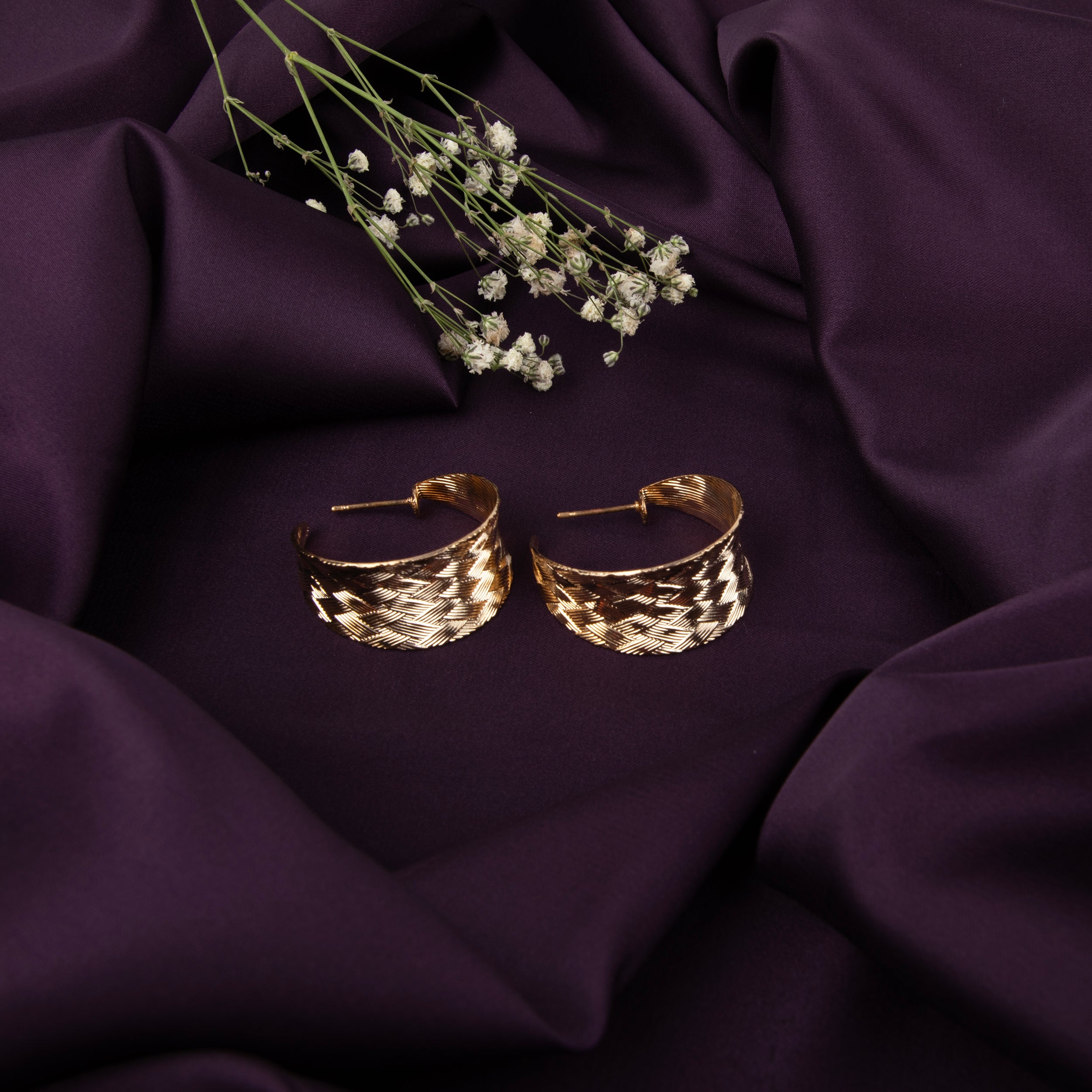 LA FILLE D'OR ROUND SHAPED EARRINGS (GOLD, ONE SIZE)