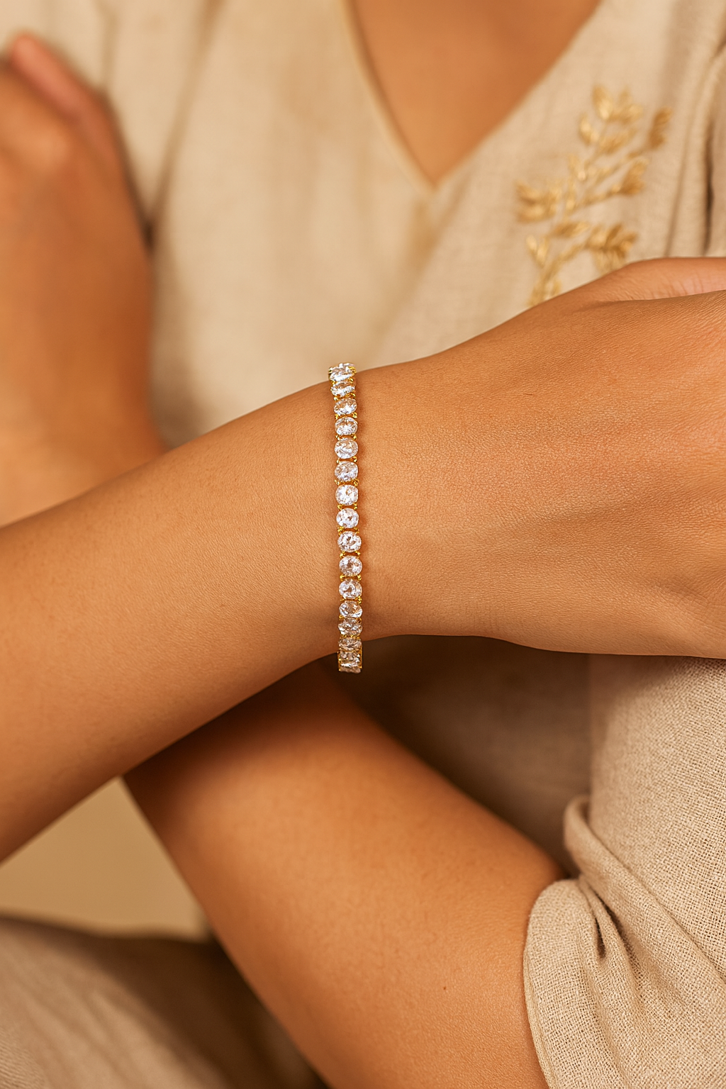 LA FILLE D'OR Crystal Bracelet, Gold-Plated Setting, Clear Cubic Zirconia Stones, Classic Design