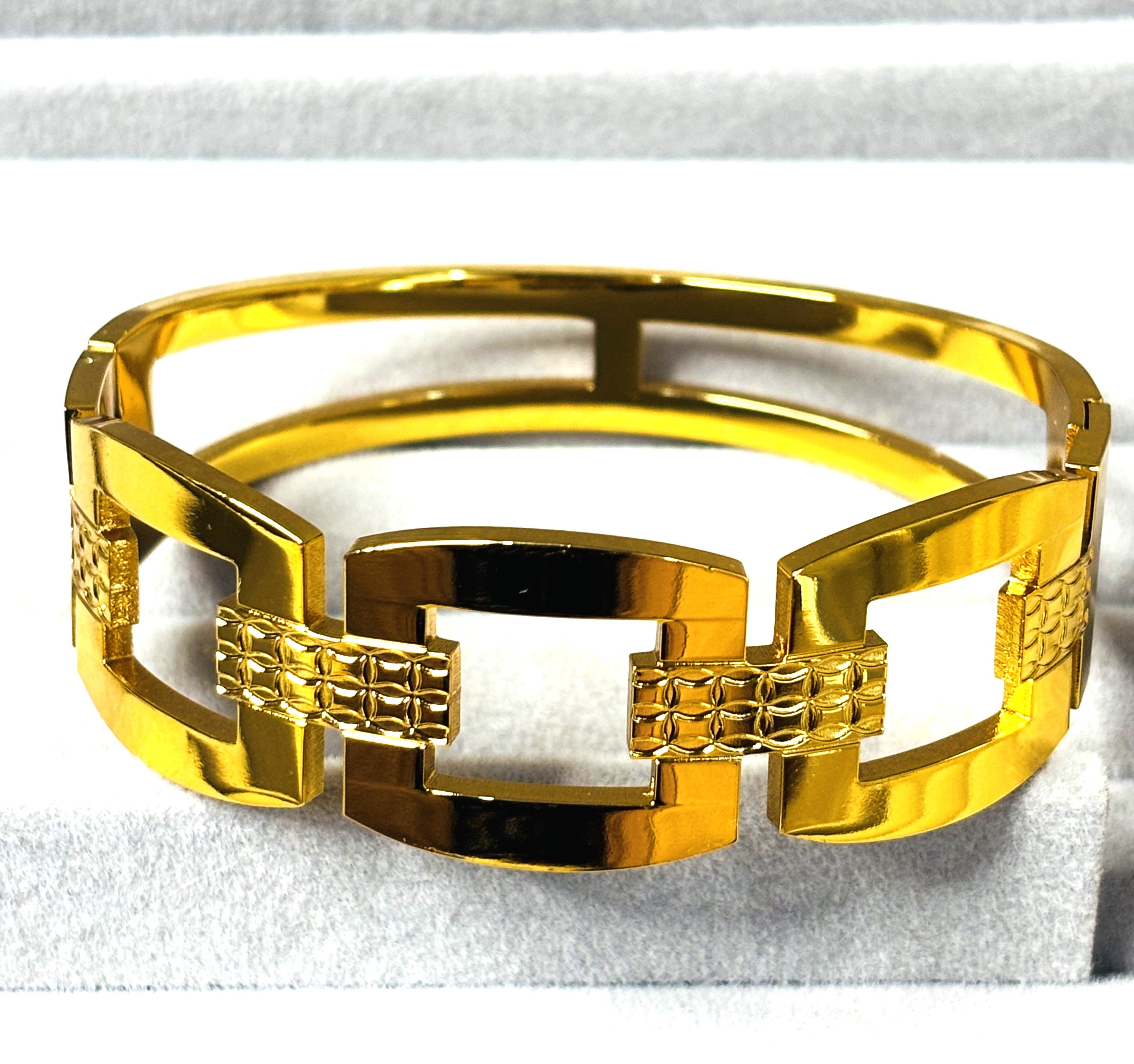 LA FILLE D'OR Luxury Gold-Plated Geometric Link Bracelet, Wide Cuff Design with Textured Pattern