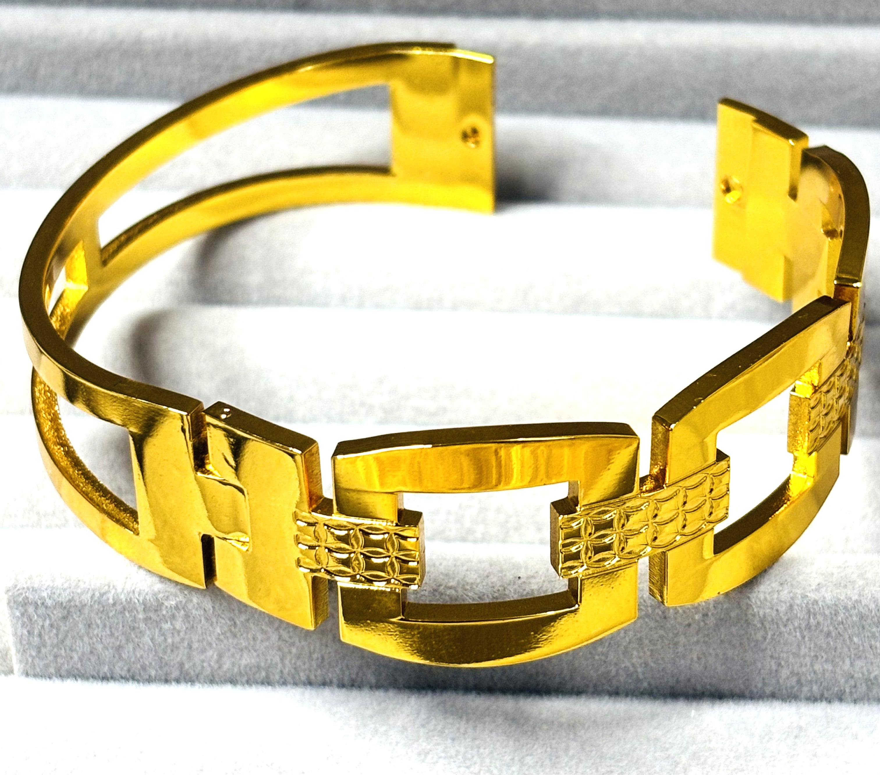 LA FILLE D'OR Luxury Gold-Plated Geometric Link Bracelet, Wide Cuff Design with Textured Pattern