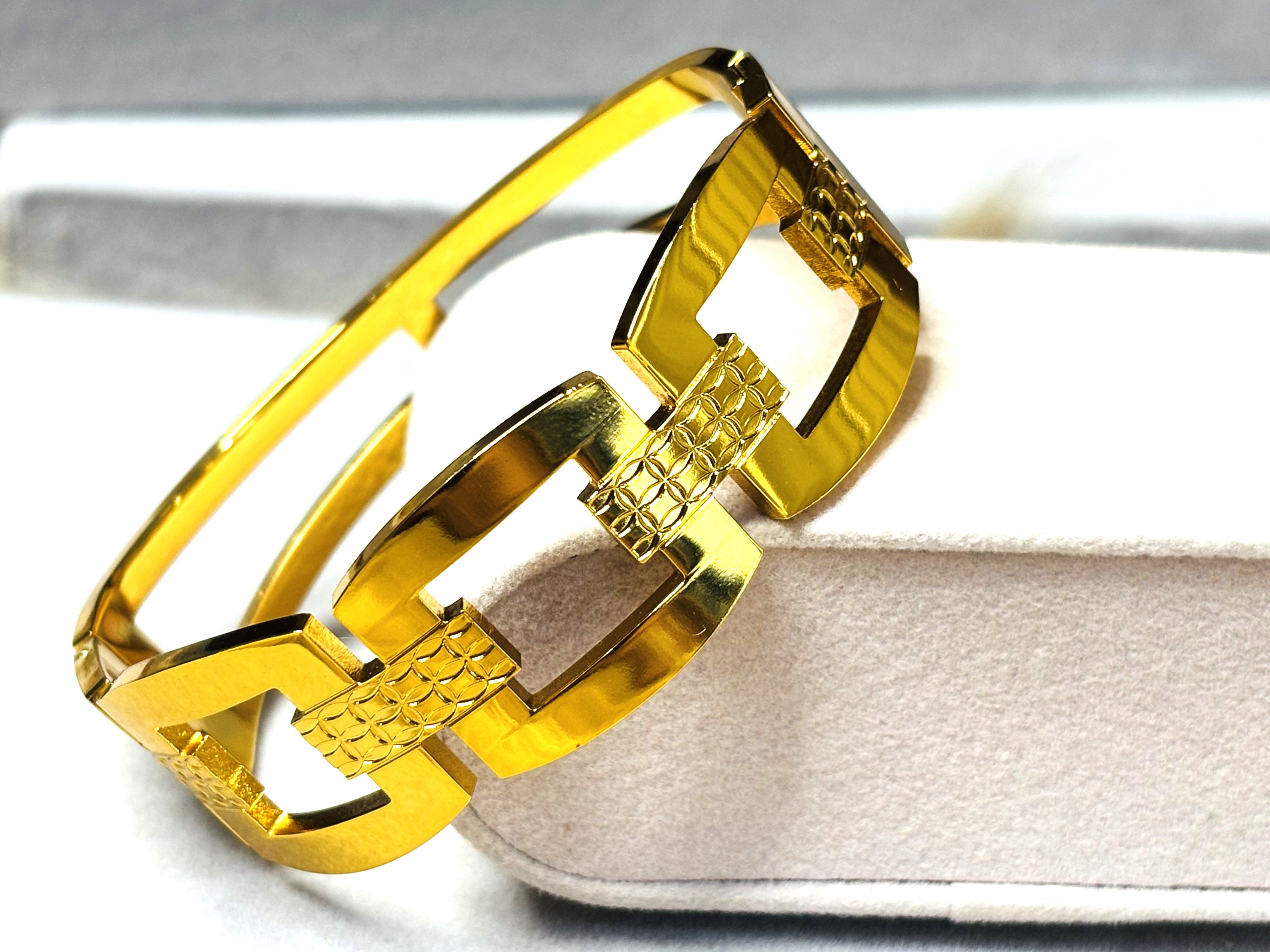 LA FILLE D'OR Luxury Gold-Plated Geometric Link Bracelet, Wide Cuff Design with Textured Pattern
