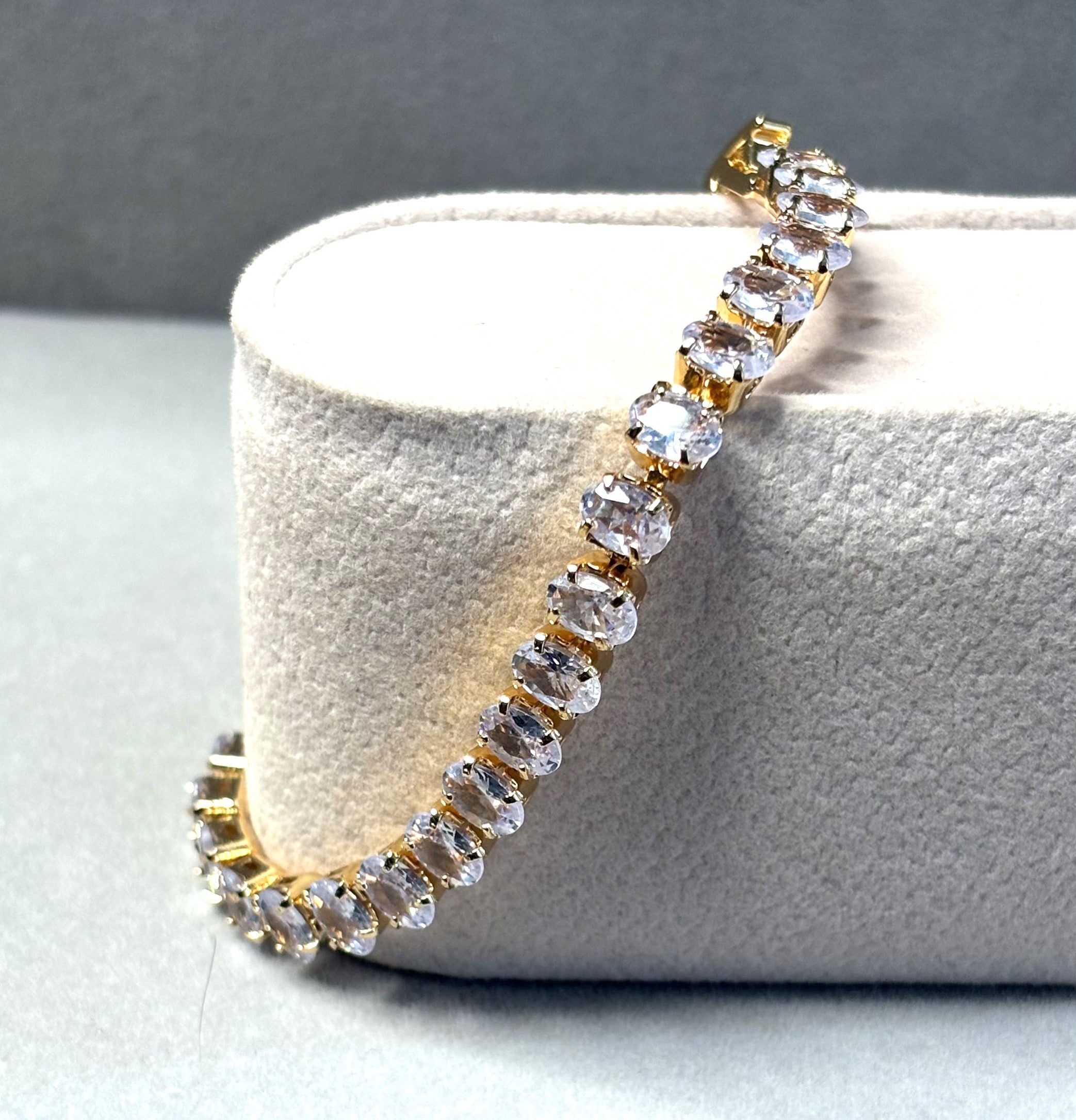 LA FILLE D'OR Crystal Bracelet, Gold-Plated Setting, Clear Cubic Zirconia Stones, Classic Design