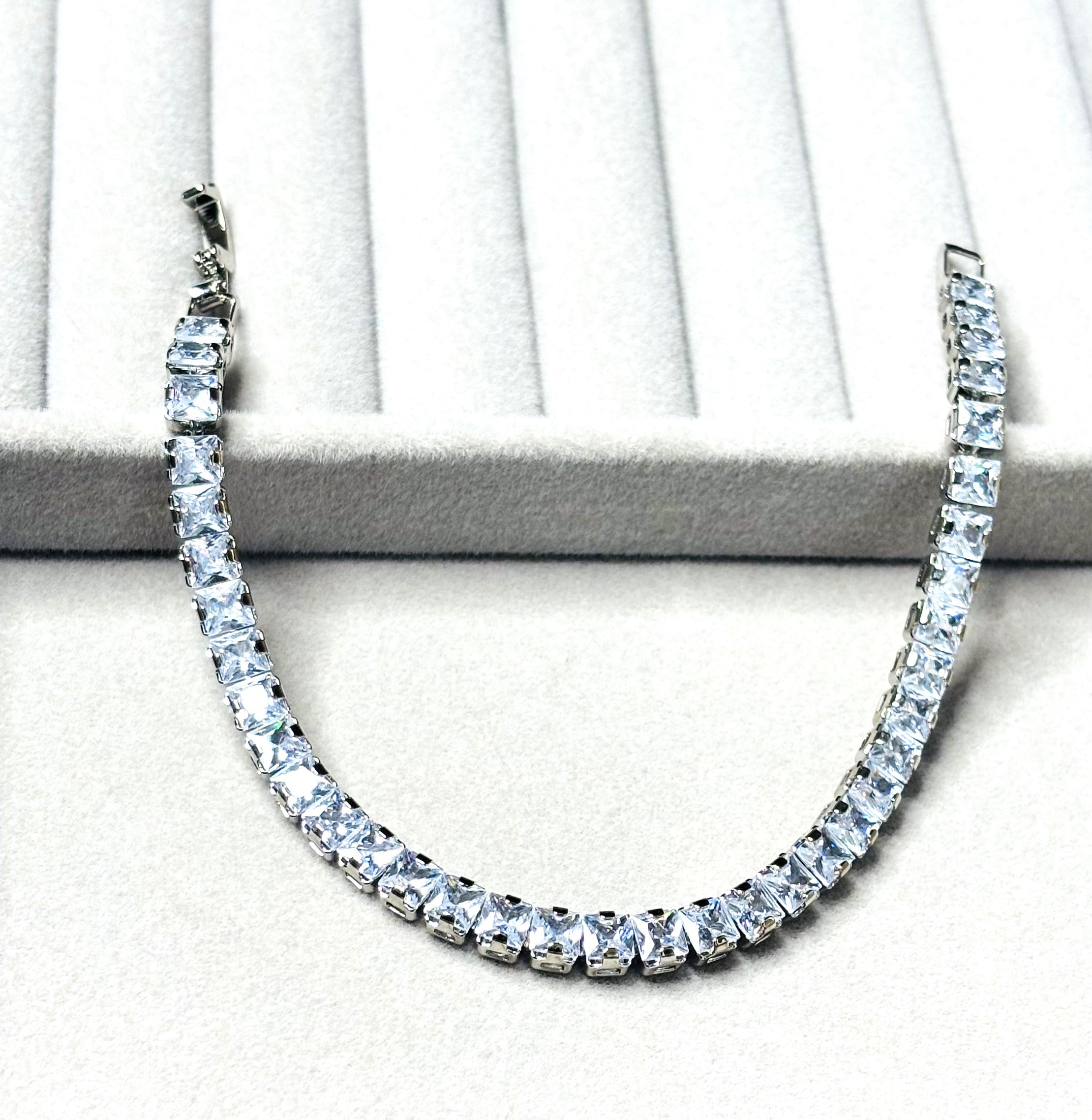 LA FILLE D'OR Crystal Bracelet, silver -Plated Setting, Clear Cubic Zirconia Stones, Classic Design