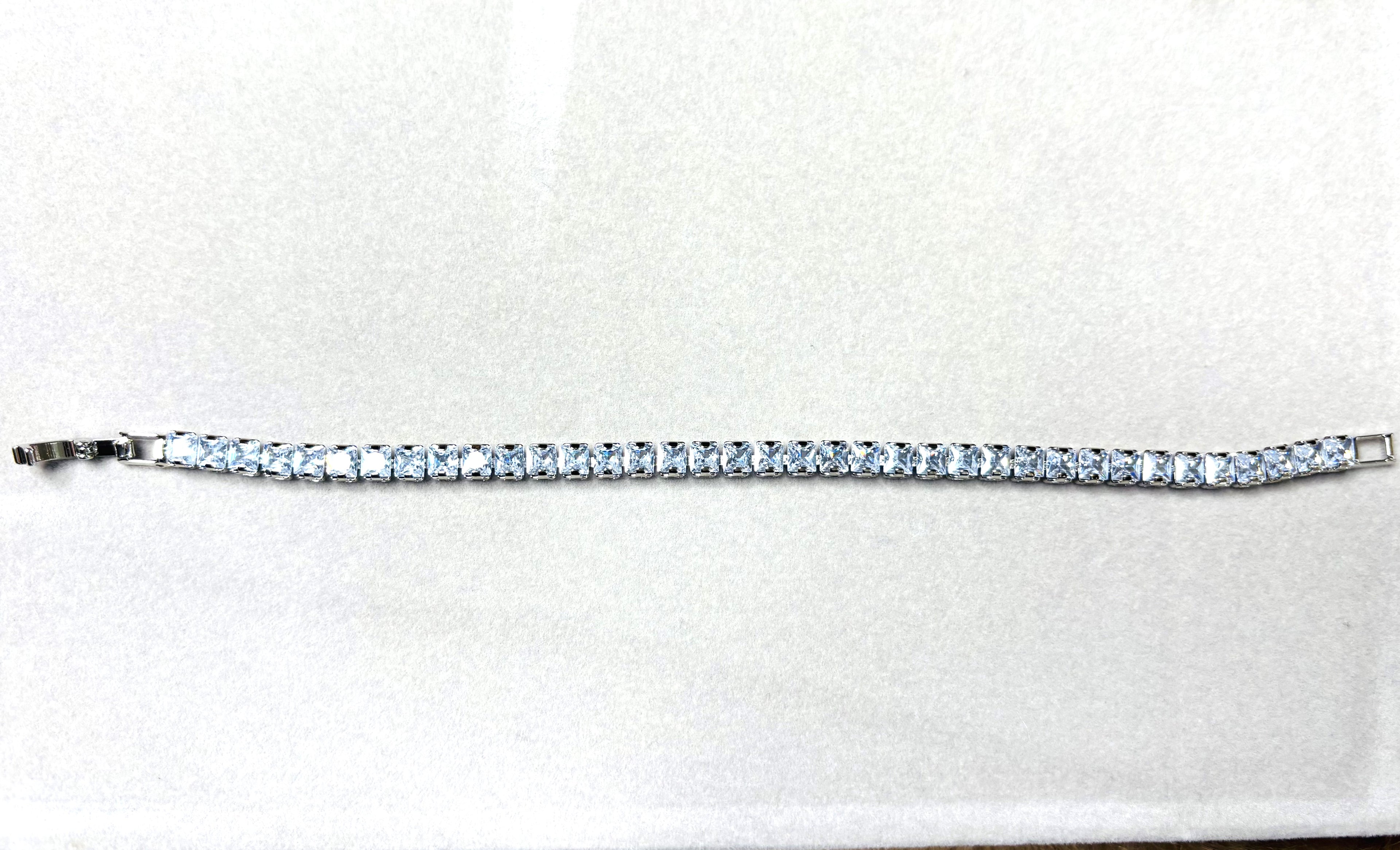 LA FILLE D'OR Crystal Bracelet, silver -Plated Setting, Clear Cubic Zirconia Stones, Classic Design