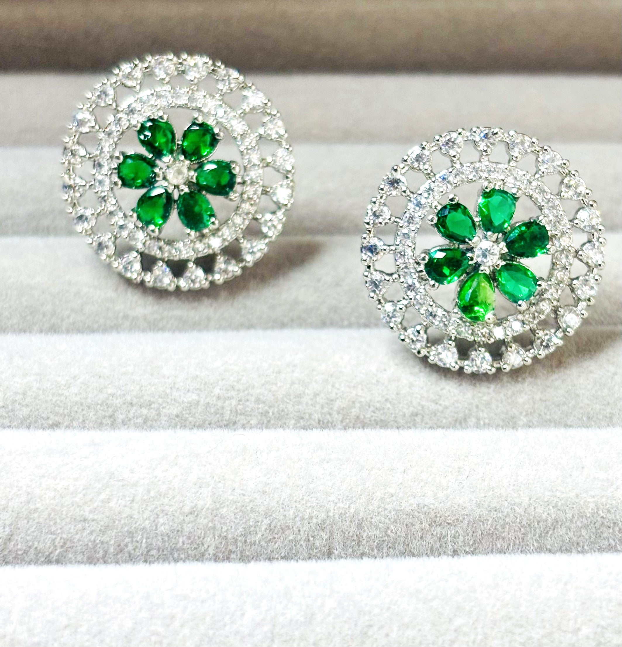 LA FILLE D'OR Crystal Floral Stud Earrings, Round Cut, 2.5 cm, Green COLOR (SILVER Green)