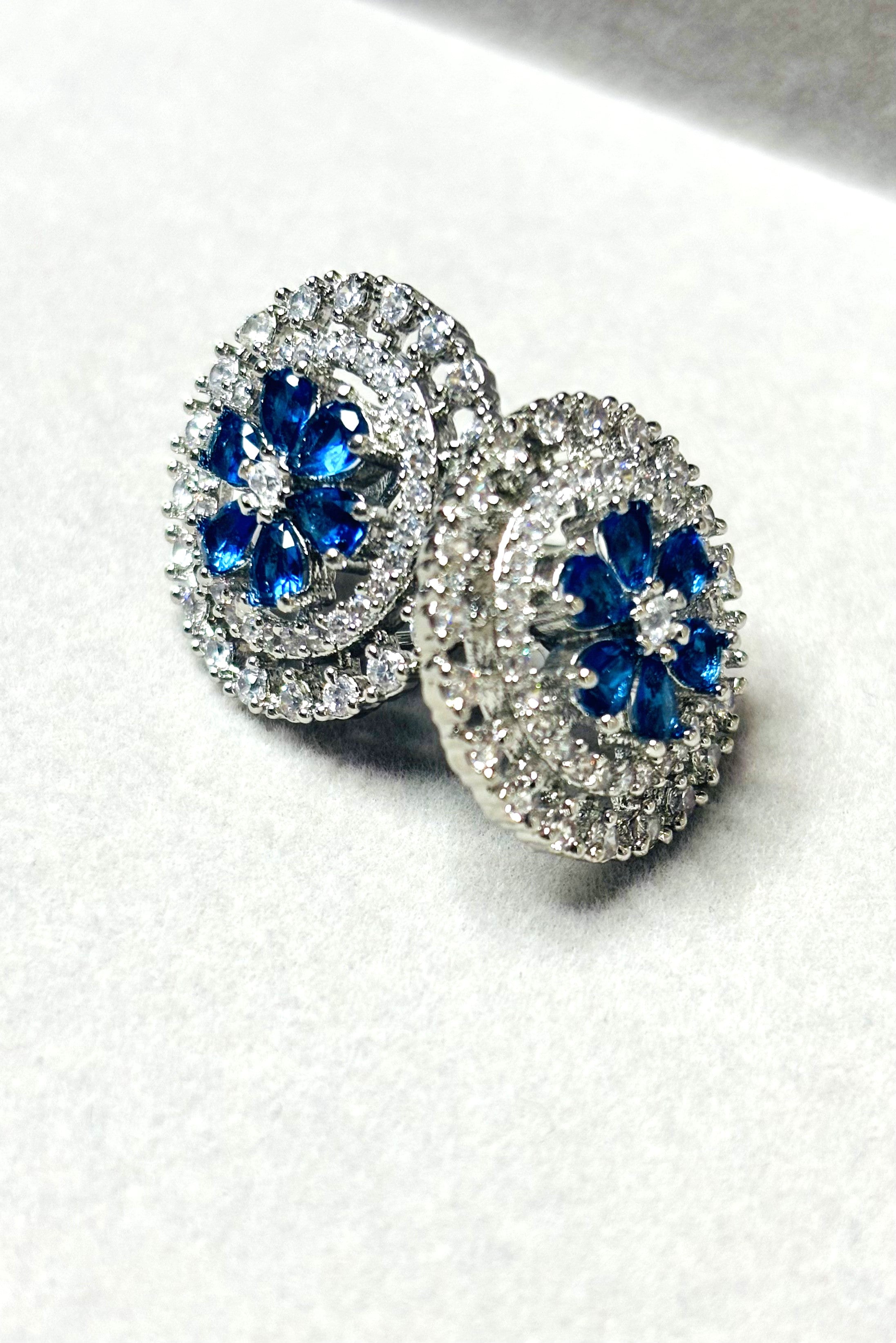 LA FILLE D'OR Crystal Floral Stud Earrings, Round Cut, 2.5 cm, Green COLOR (Blue Silver)