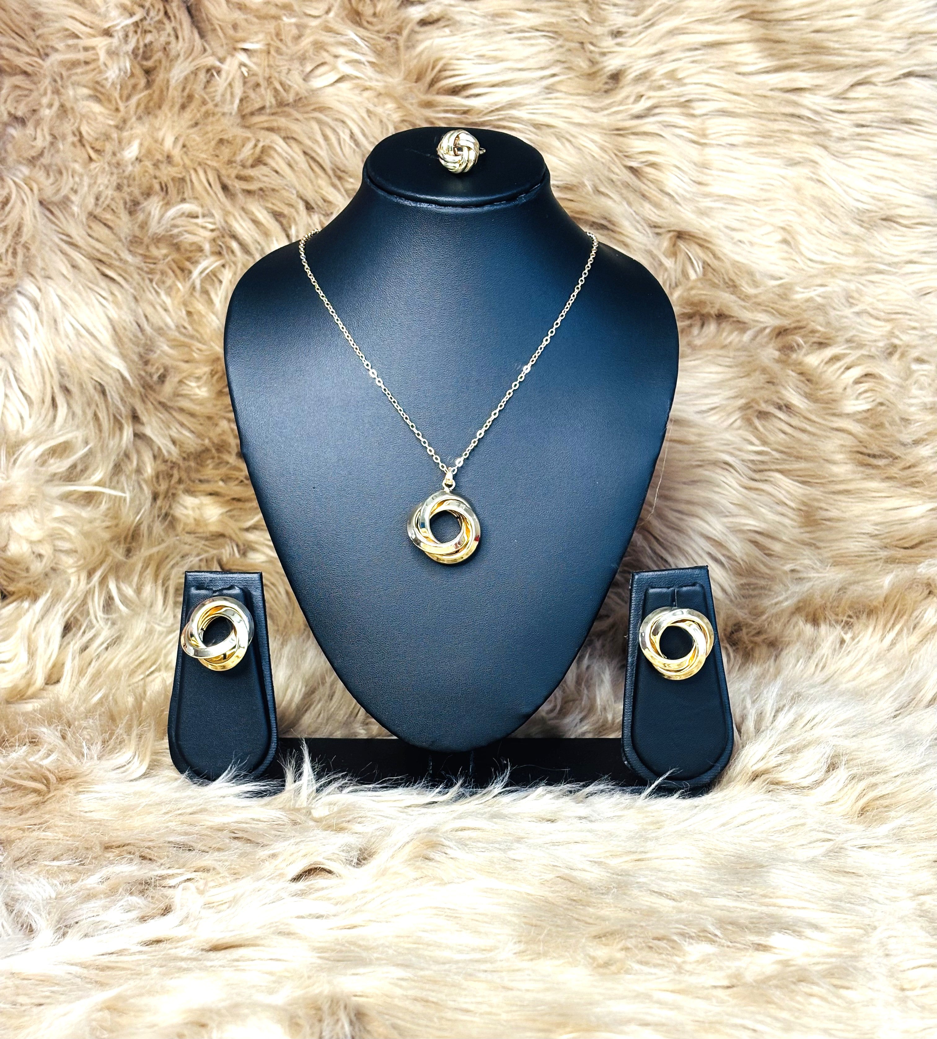 LA FILLE D'OR Gold-Tone Twisted Circle Jewellery Set with Necklace, Earrings and Ring, Chain Length