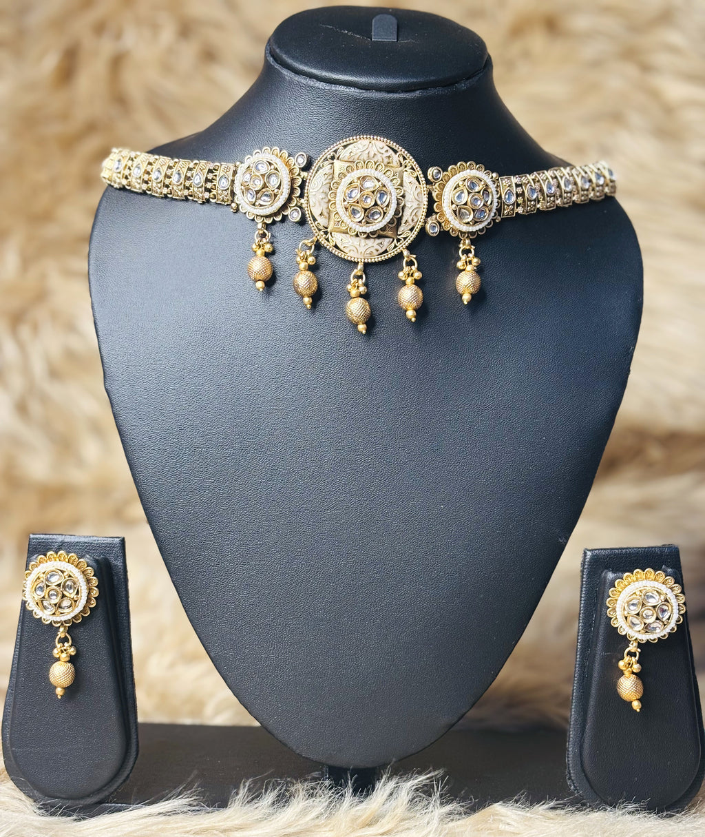 LA FILLE D'OR Traditional Gold-Plated Choker Necklace Set with Crystal Stones, Matching Drop Earrings
