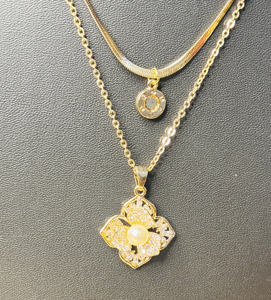 LA FILLE D'OR Layered Gold Chain Necklace with Flower Pendant, 20 cm Length, 4 cm Pendant