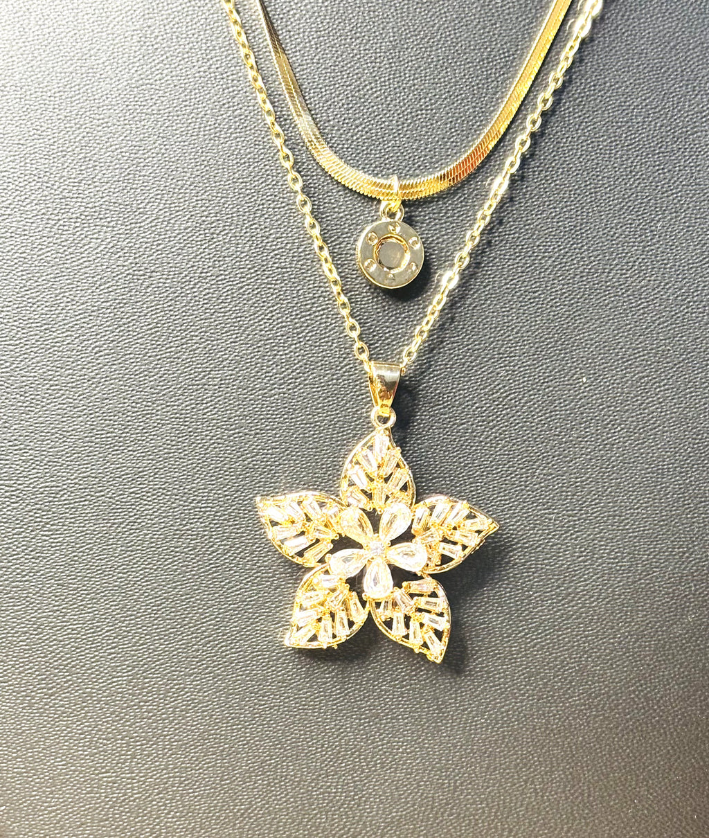 LA FILLE D'OR Layered Gold Chain Necklace with Flower Pendant, 20 cm Length, 4 cm Pendant