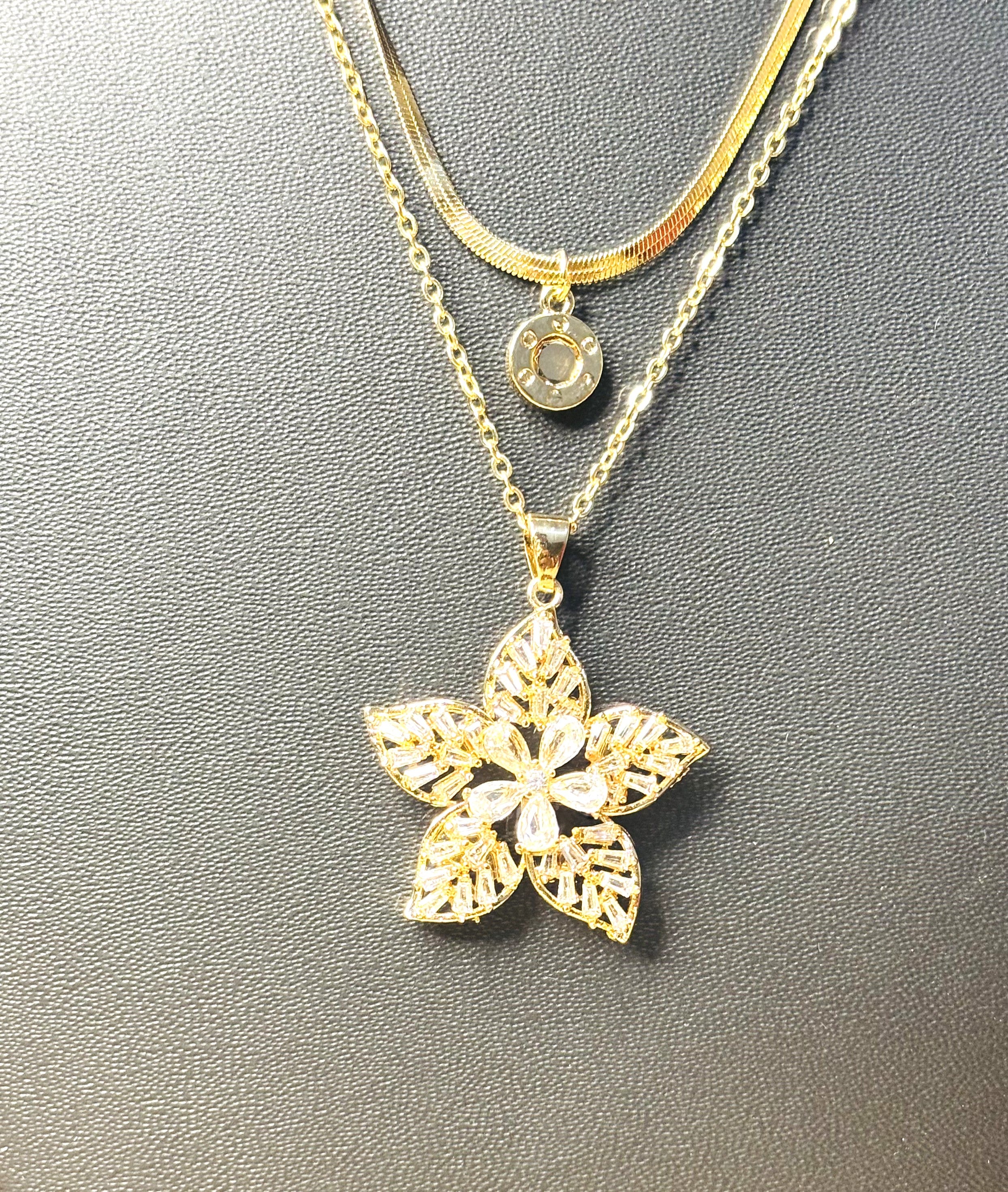 LA FILLE D'OR Layered Gold Chain Necklace with Flower Pendant, 20 cm Length, 4 cm Pendant